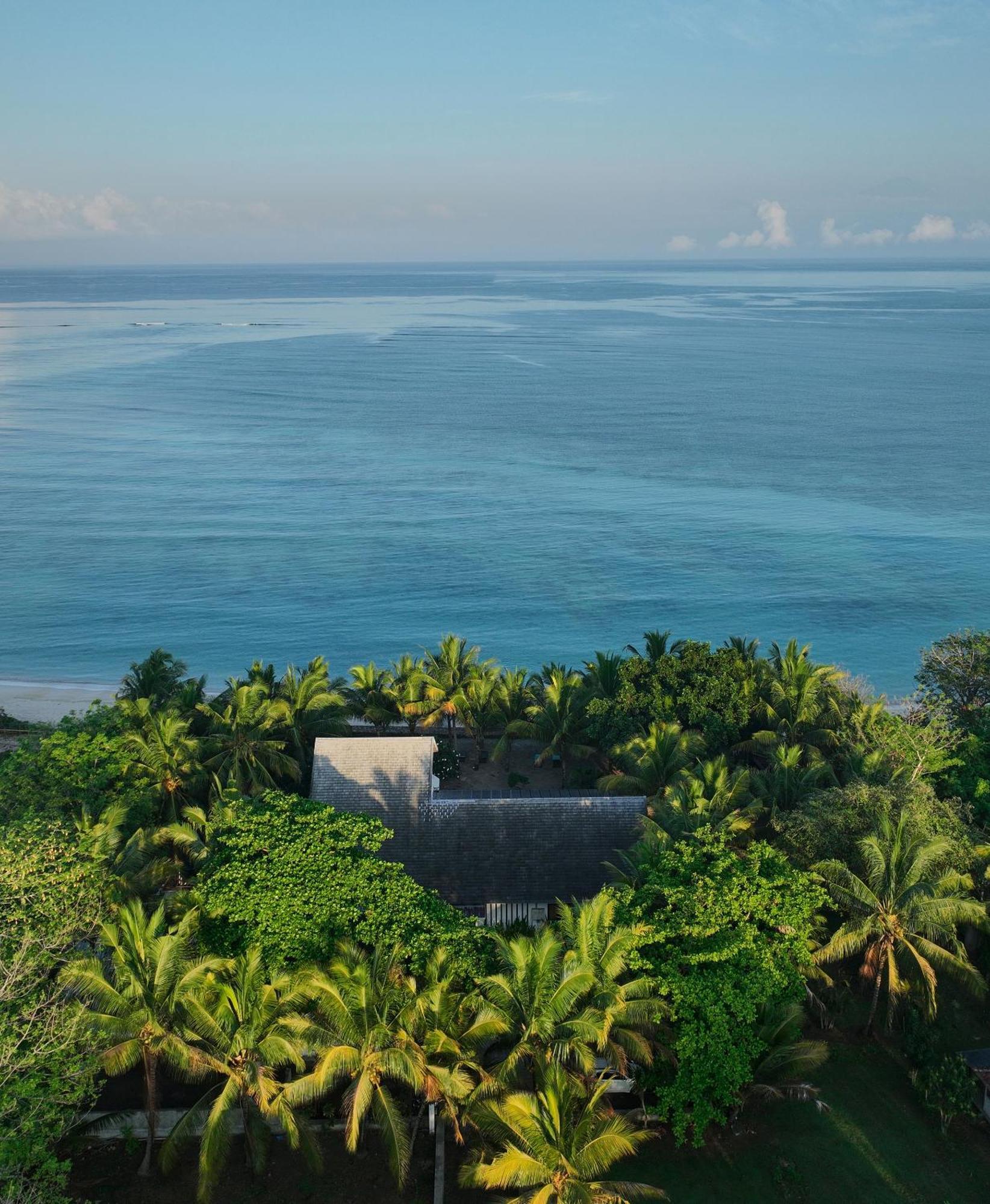 Myamo Beach Lodge Jereweh Exteriör bild