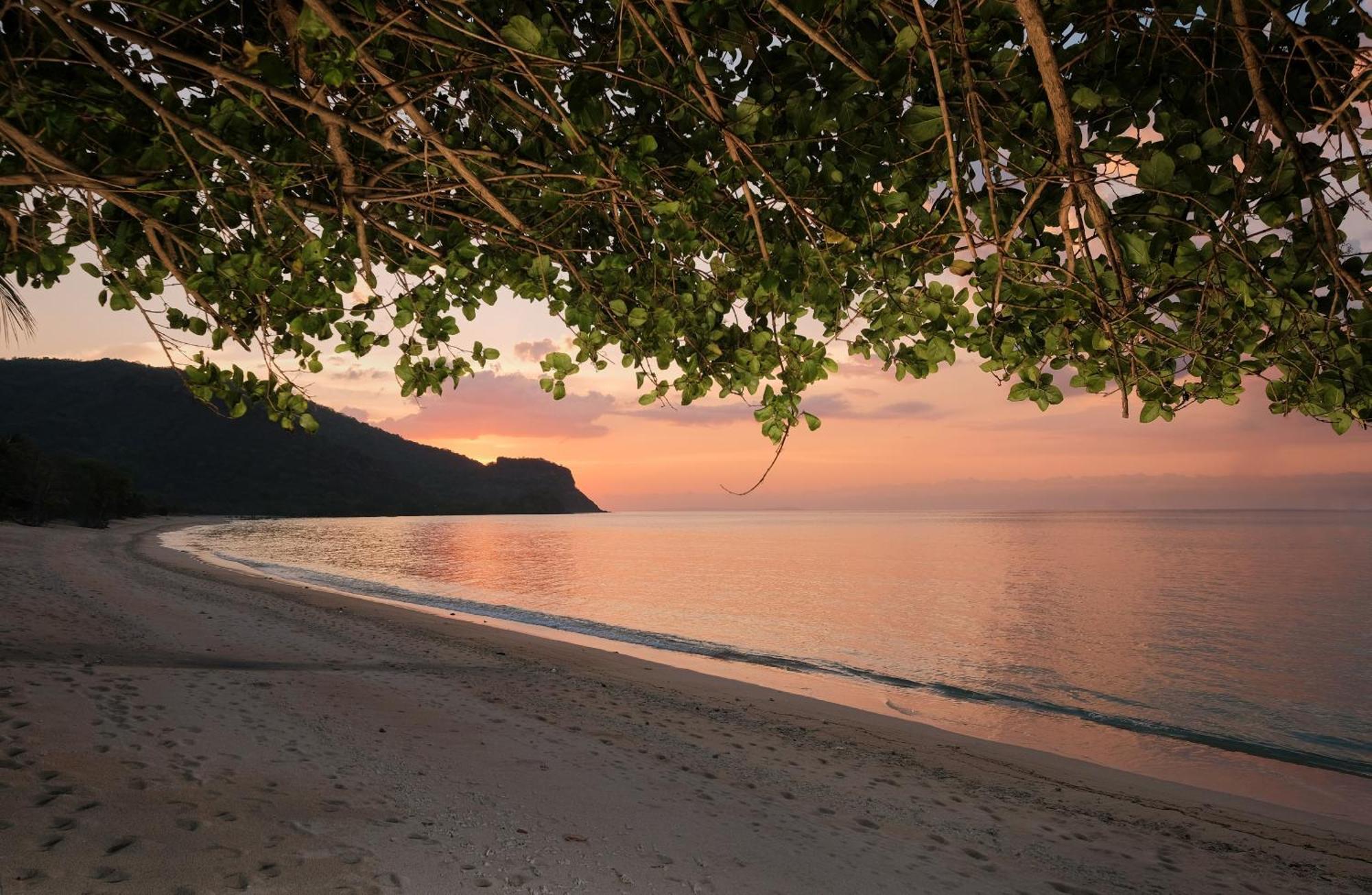 Myamo Beach Lodge Jereweh Exteriör bild