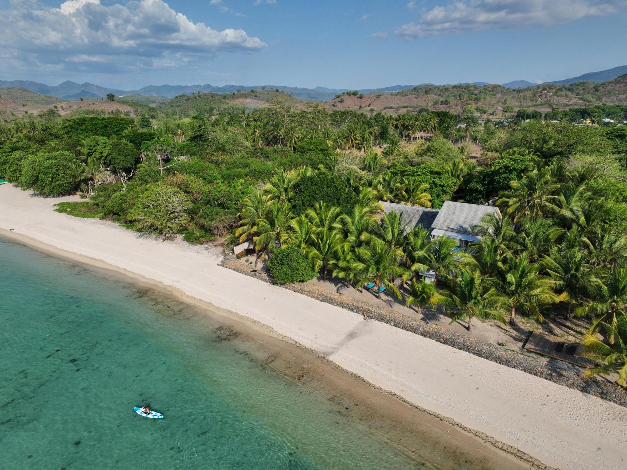 Myamo Beach Lodge Jereweh Exteriör bild